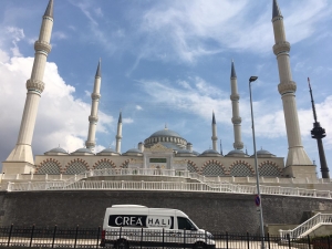 Crea Halı Tanıtım Aracı yollarda